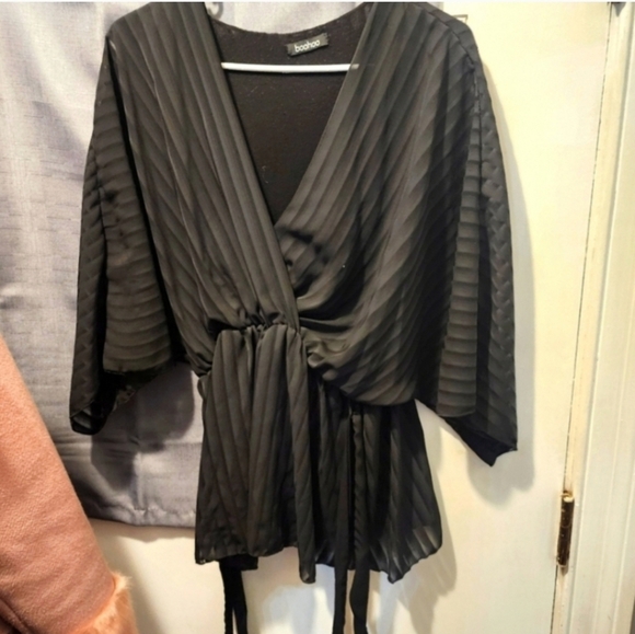 🍁🍂Boohoo Plus Stripe Kimono Sleeve Peplum Wrap Tie Blouse size 18 - Picture 2 of 5